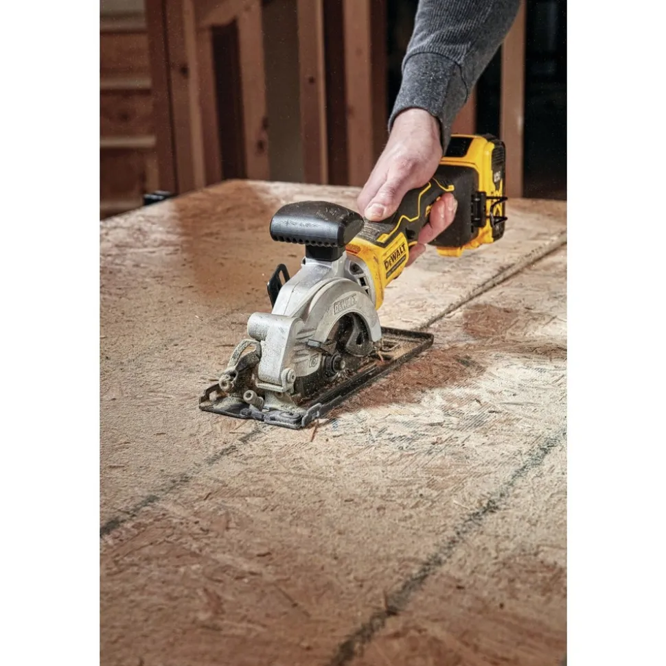 Dewalt 20V MAX ATOMIC Brushless Lithium-Ion 4-1/2 in. Cordless Circular Saw (Tool Only)