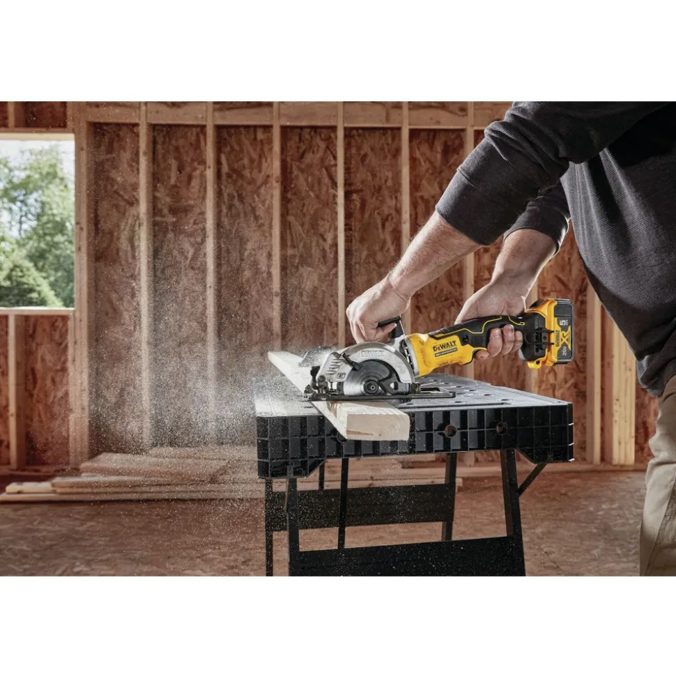 Dewalt 20V MAX ATOMIC Brushless Lithium-Ion 4-1/2 in. Cordless Circular Saw (Tool Only)