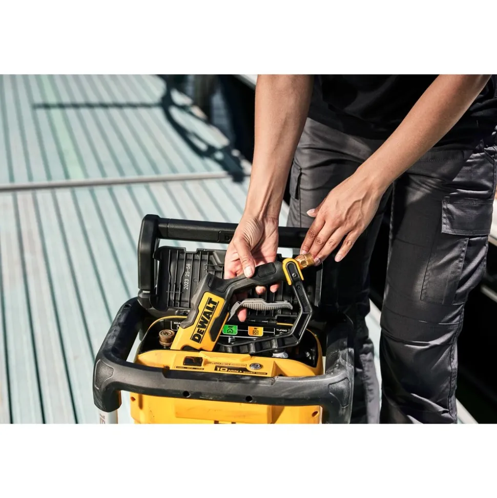 Dewalt 2X20V MAX 1600 PSI Brushless Cordless Pressure Washer Kit with FLEXVOLT (12 Ah)