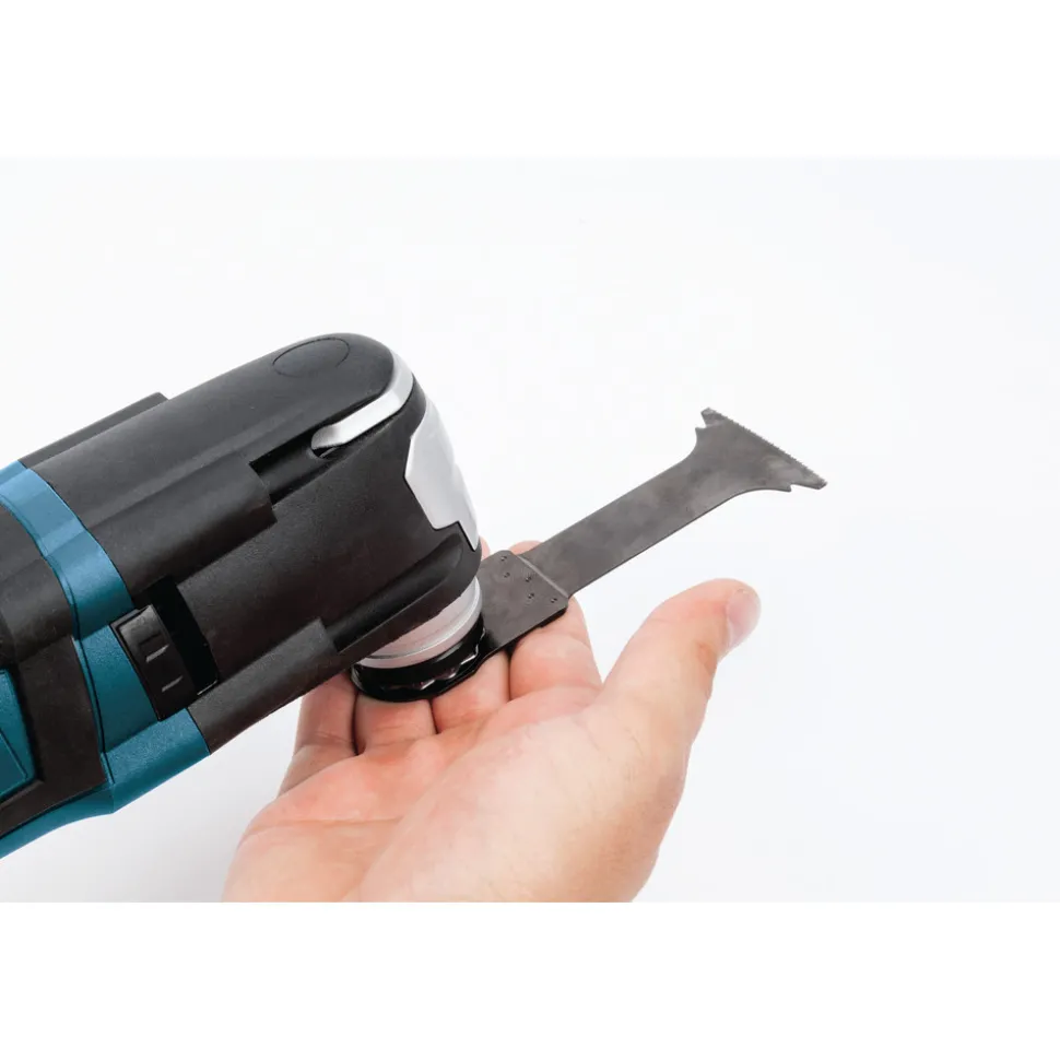 Factory Reconditioned Bosch 5.5 Amp StarlockMax Oscillating Multi-Tool Kit with 8-Pc Accessory Kit