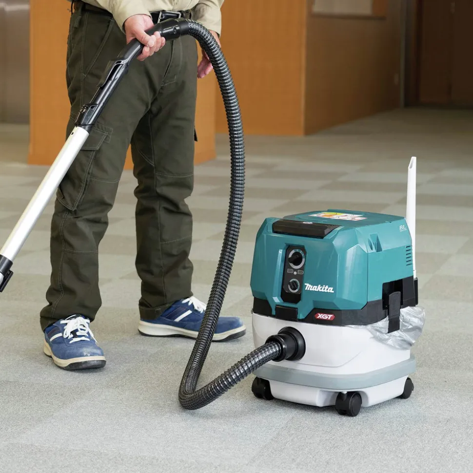 Makita 40V max XGT Brushless Lithium-Ion 2.1 Gallon Cordless Wet/Dry Dust Extractor Vacuum (Tool Only)