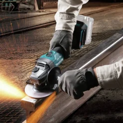 Makita 40V max XGT 1‑3/16 in. SDS‑Plus Cordless Rotary Hammer Kit with 4 Ah Battery and 4‑1/2 in. / 5 in. Angle Grinder with Electric Brake Virtual Bundle
