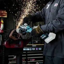 Makita 40V max XGT 1‑3/16 in. SDS‑Plus Cordless Rotary Hammer Kit with 4 Ah Battery and 4‑1/2 in. / 5 in. Angle Grinder with Electric Brake Virtual Bundle